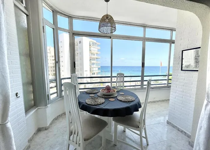 Agradable En Primera Linea Playa Arenal