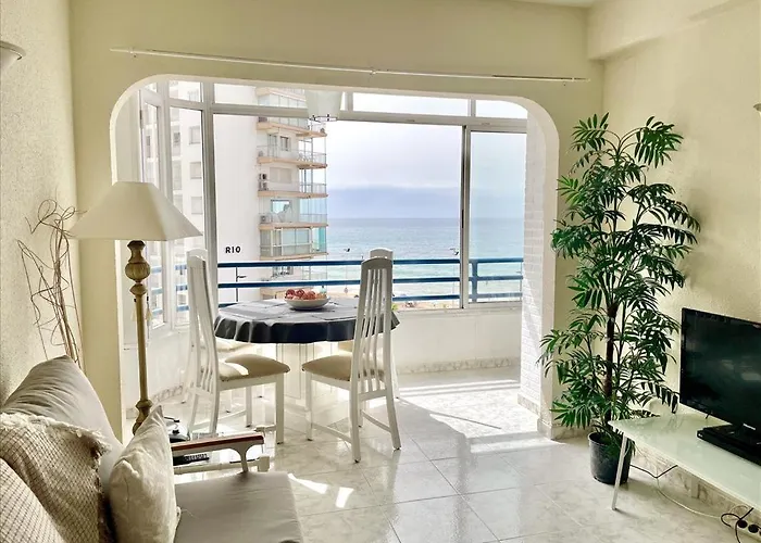 Agradable En Primera Linea Playa Arenal *